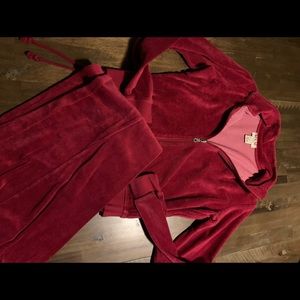 Women’s track suit